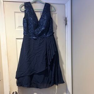 Embroidered V-Neck Corset Back Midi Dress in Navy 14